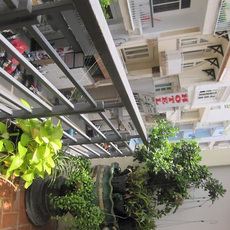 The Lily Hostel & Coffee Hô Chi Minh-Ville Extérieur photo