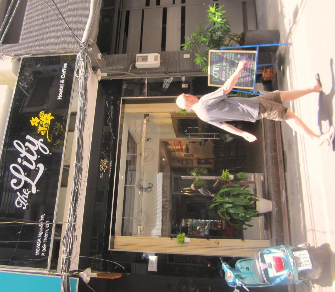 The Lily Hostel & Coffee Hô Chi Minh-Ville Extérieur photo