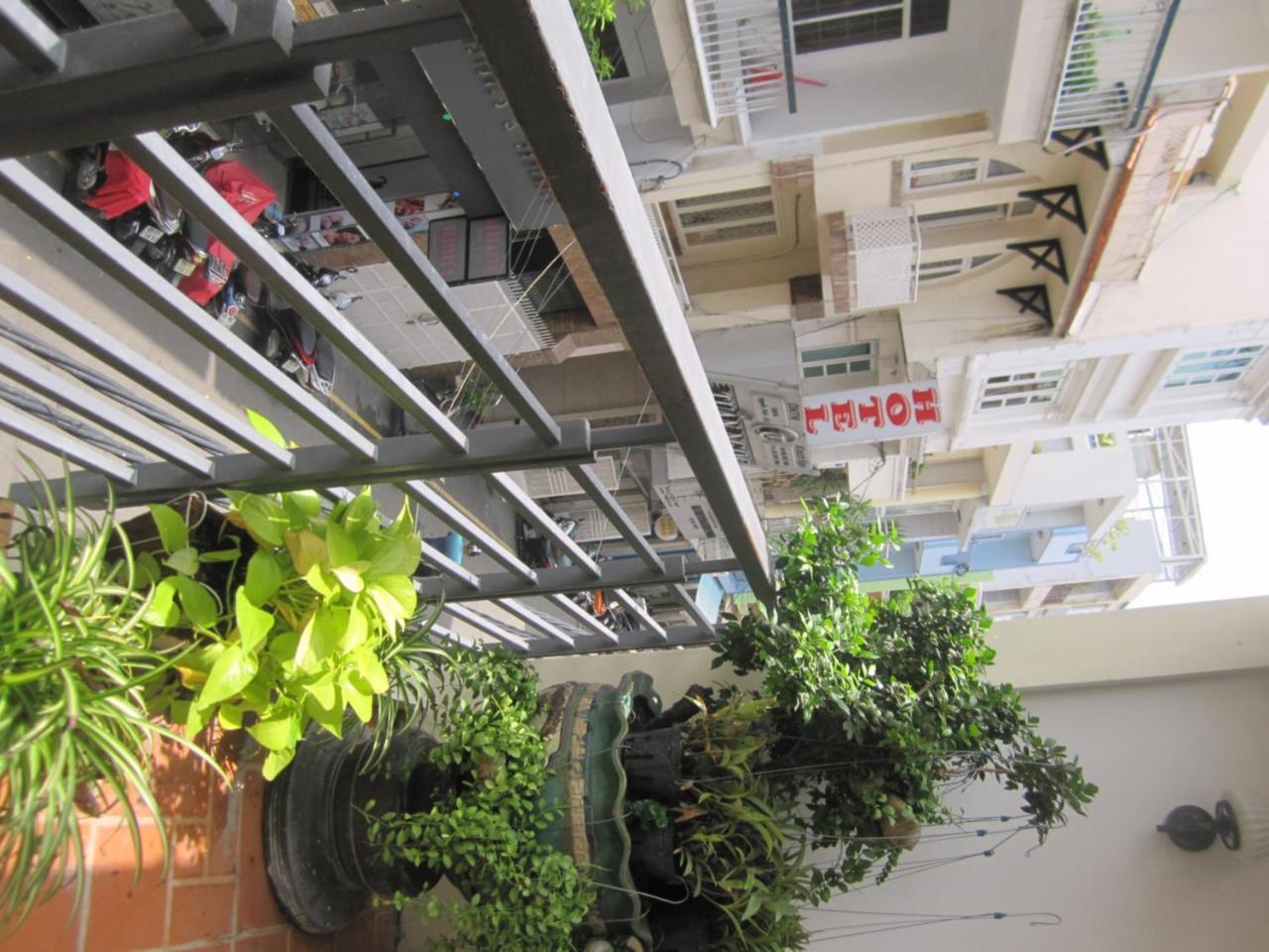 The Lily Hostel & Coffee Hô Chi Minh-Ville Extérieur photo