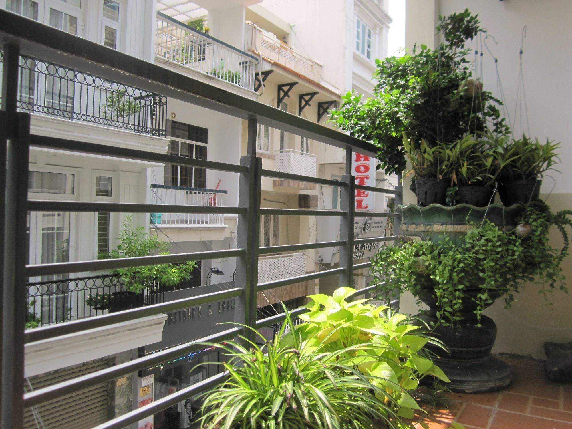The Lily Hostel & Coffee Hô Chi Minh-Ville Extérieur photo